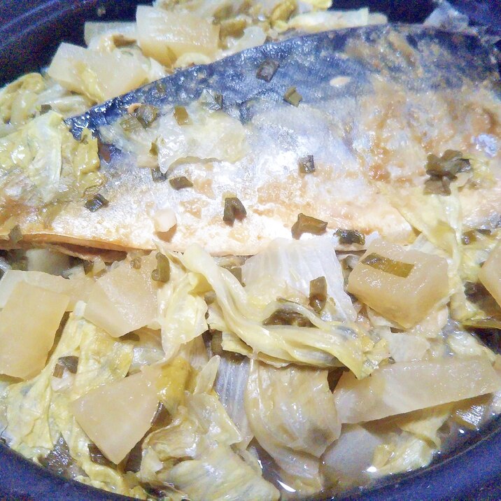 鯖味噌煮レタス乾燥ネギ大根のタジン蒸し